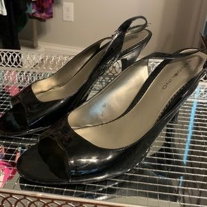 Bandolino Black Patent Leather peep toe sling-back pumps size 10
